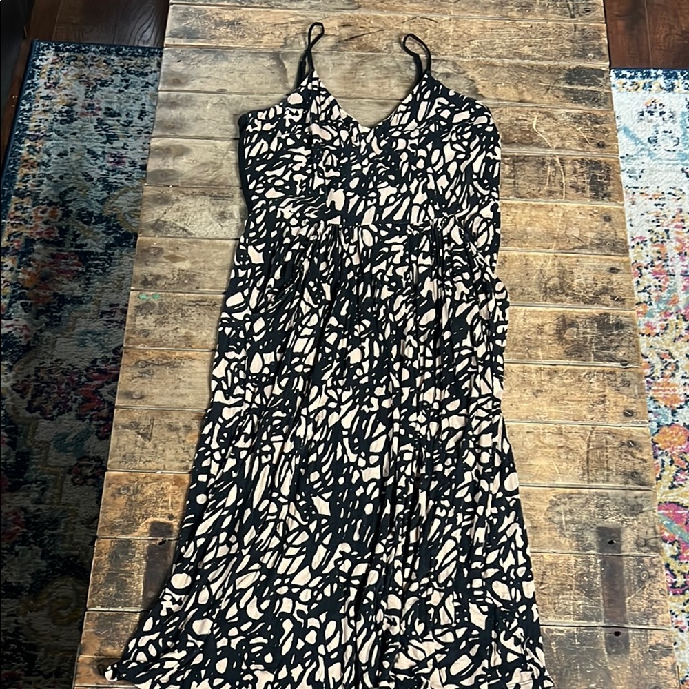 Black & Cream Printed Dress with V-Neck loft medium
